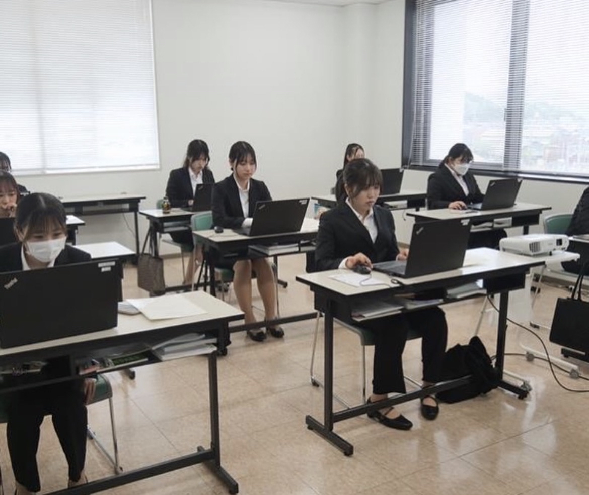 日本海情報ビジネス専門学校の授業風景